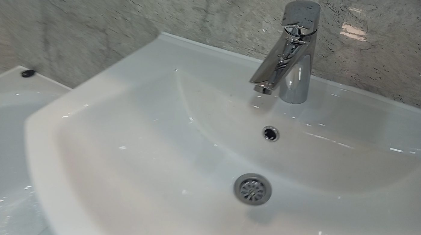 Novi lavabo i slavina